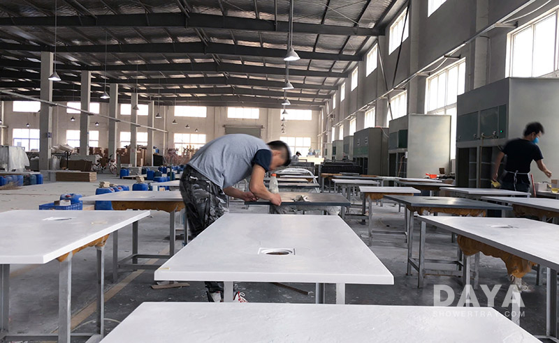 custom shower tray manufacturing range from DAYA